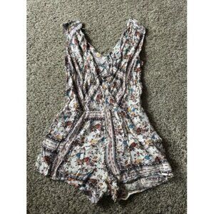 Heartloom Womens Floral Deep V Neck Romper Size Small Lined Pockets Relaxed